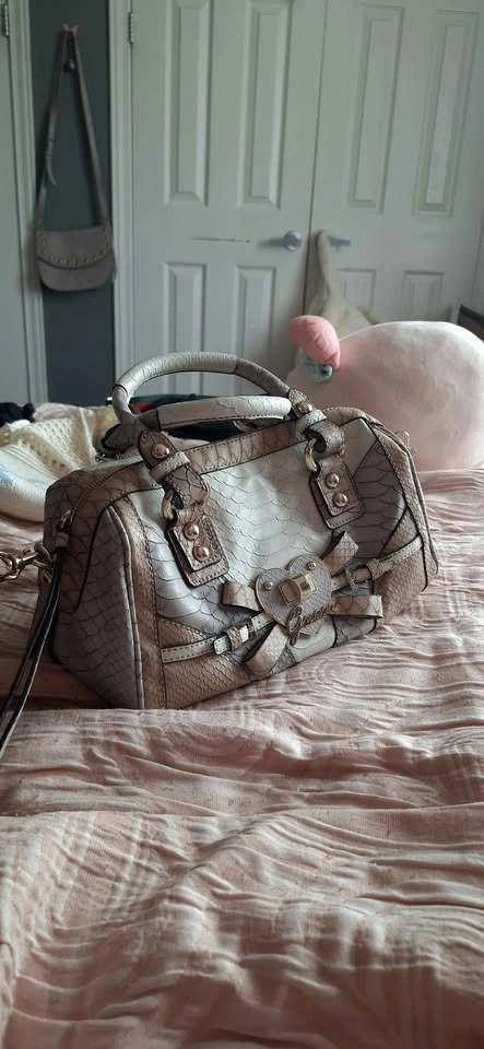 Guess Snakeskin Embossed Satchel Bag - photo 2