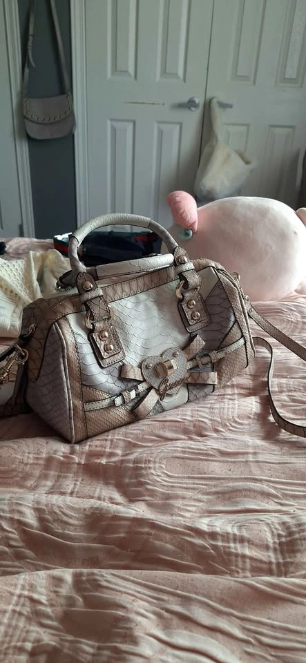 Guess Snakeskin Embossed Satchel Bag - photo 3