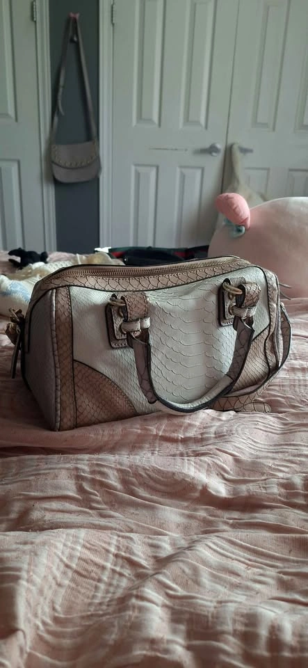Guess Snakeskin Embossed Satchel Bag - photo 4