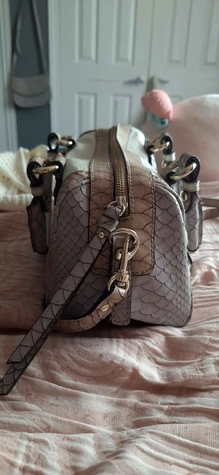 Guess Snakeskin Embossed Satchel Bag - photo 5