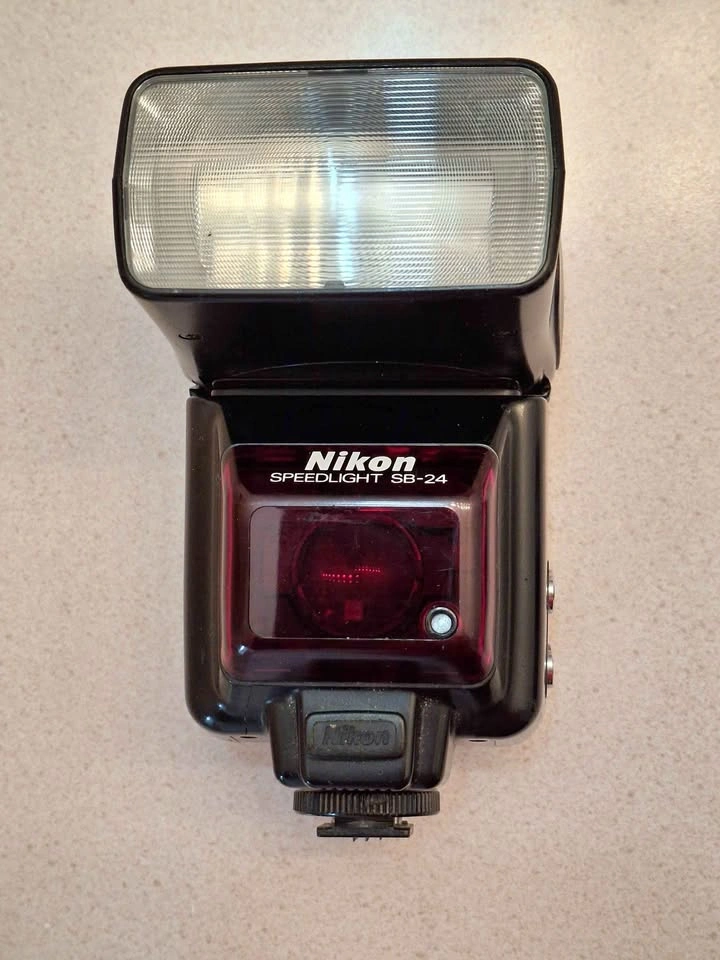 NIKON SB24 powerful speedlight flash