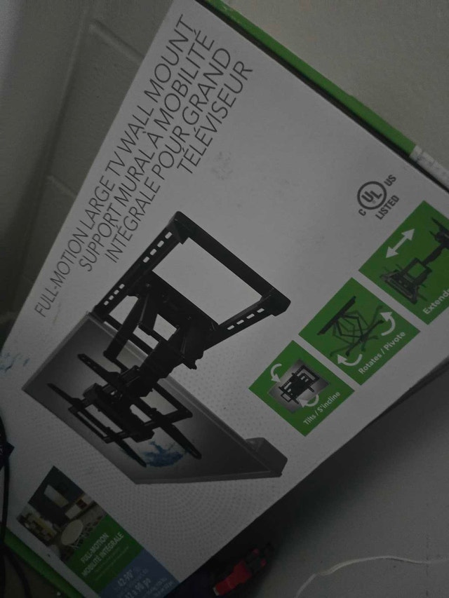 82" TV Samsung and wall mounts - photo 2
