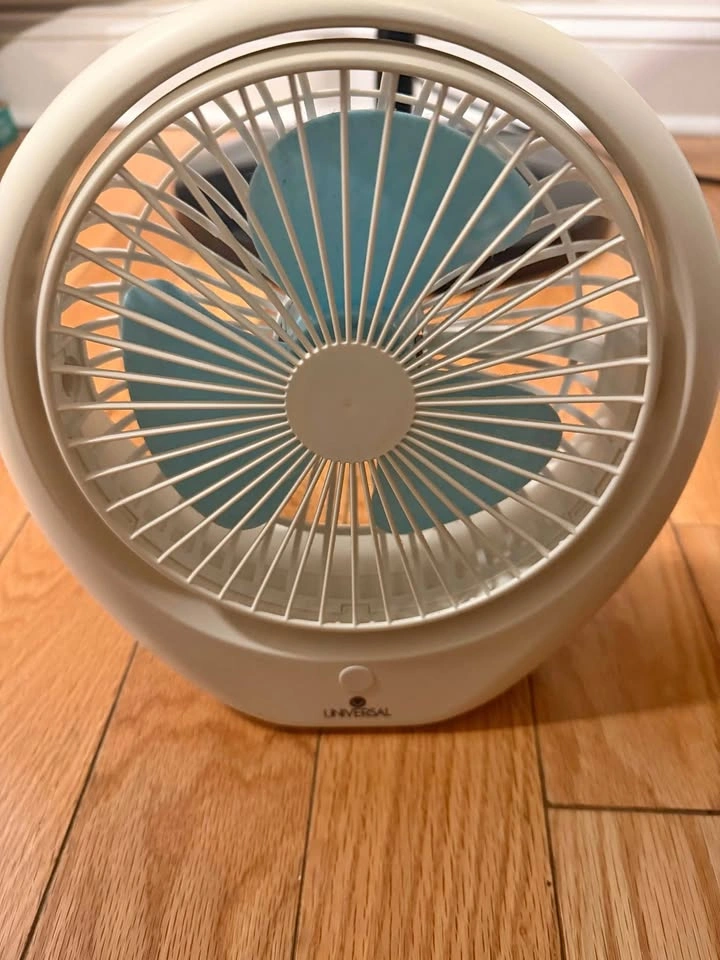 Universal Desk Fan
