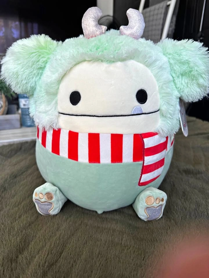 Rare Big foot Joelle 12” brand new 2021 SquishMallows