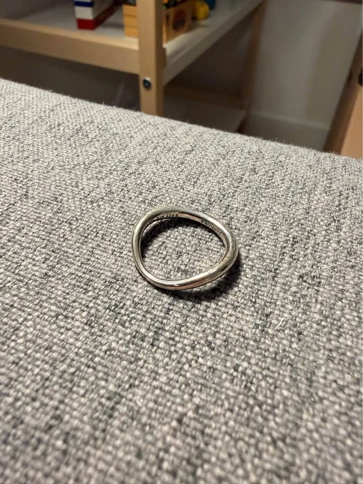 Used Pandora organically shaped band ring - photo 3