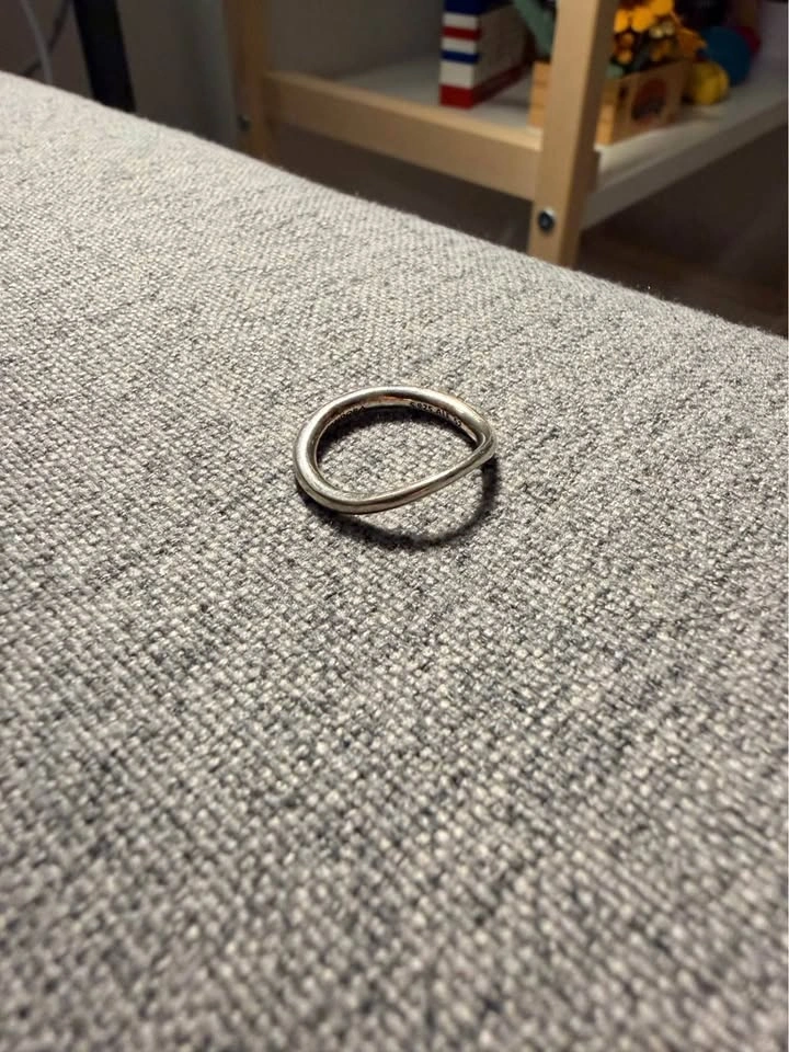 Used Pandora organically shaped band ring - photo 4