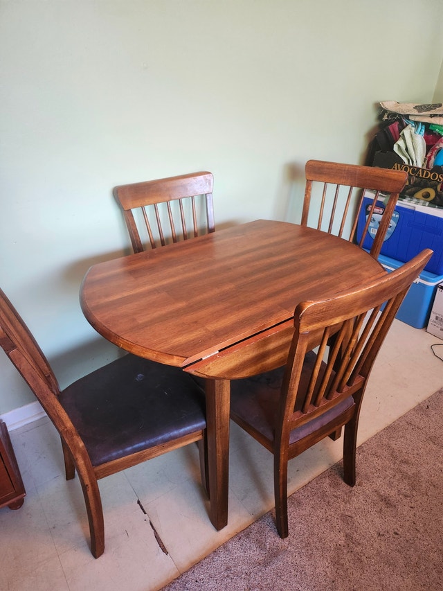 Round Wood Dining Table with Drop Leaves and 4 Chairs - photo 3
