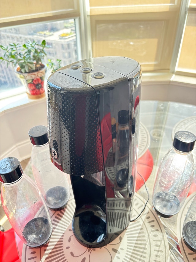 SodaStream Sparkling Water Maker - photo 4