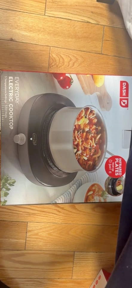 Dash Everyday Electric Cooktop