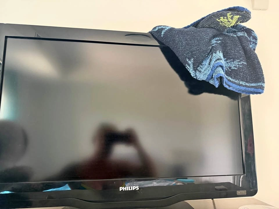 Free 27” tv no remote