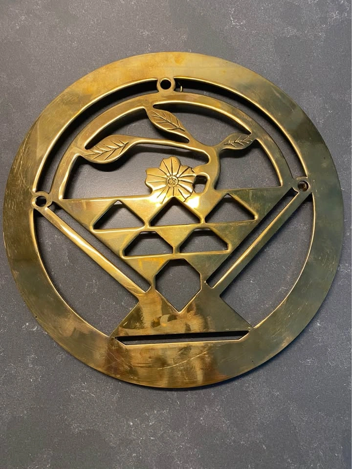 Vintage Brass Floral Basket Trivet - photo 2