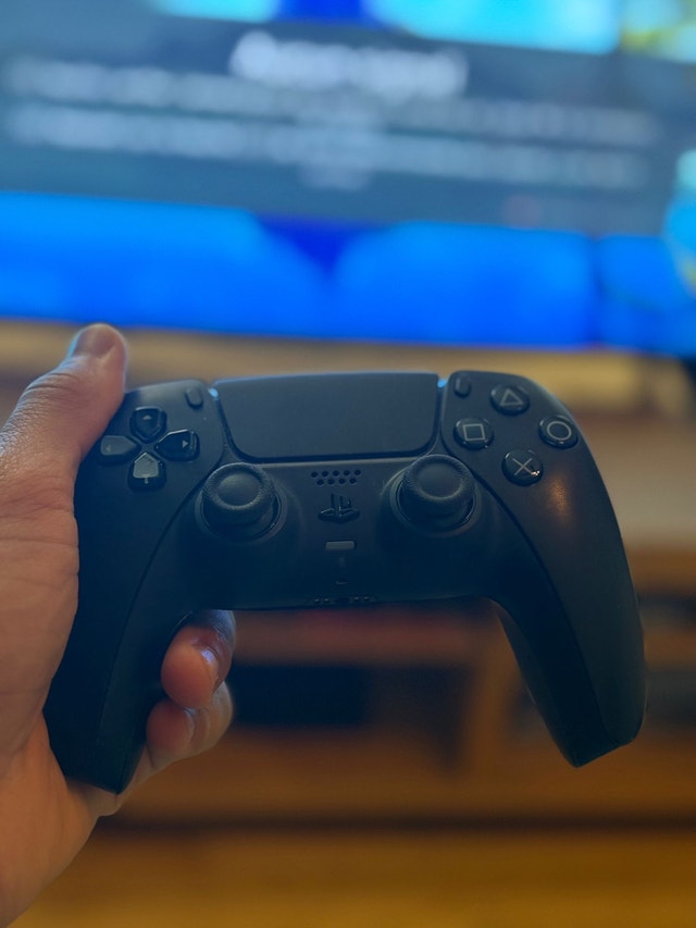 Playstation 5 Slim Digital + 2 Controllers - photo 5