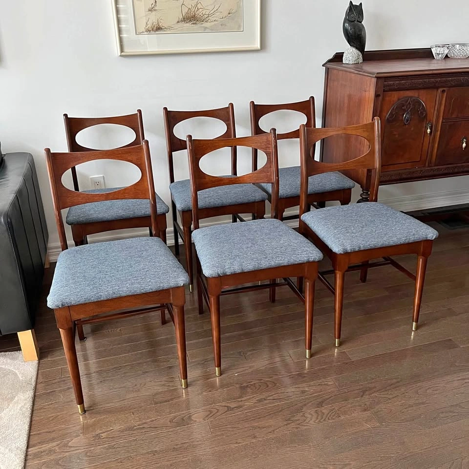 Set of 6 Mid-Century Modern walnut Dining Chairs