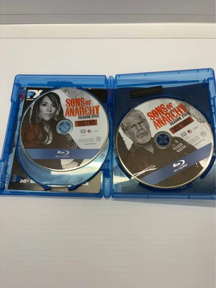 Blu-Ray Sons of Anarchy Season 5 - photo 4
