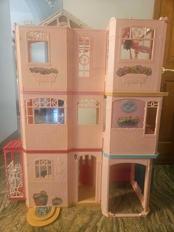 Barbie dream house