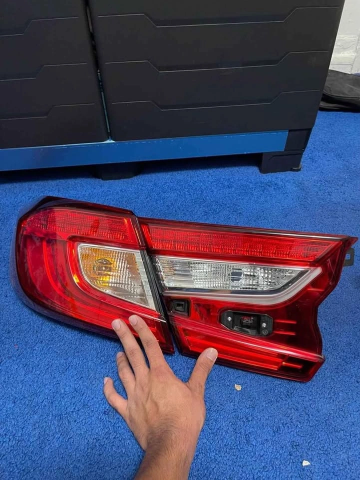 2004-2007 Honda Accord Tail Lights set - photo 2