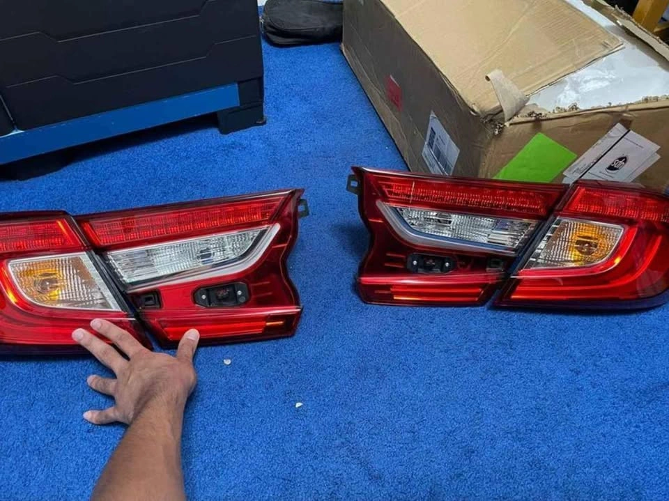 2004-2007 Honda Accord Tail Lights set - photo 5