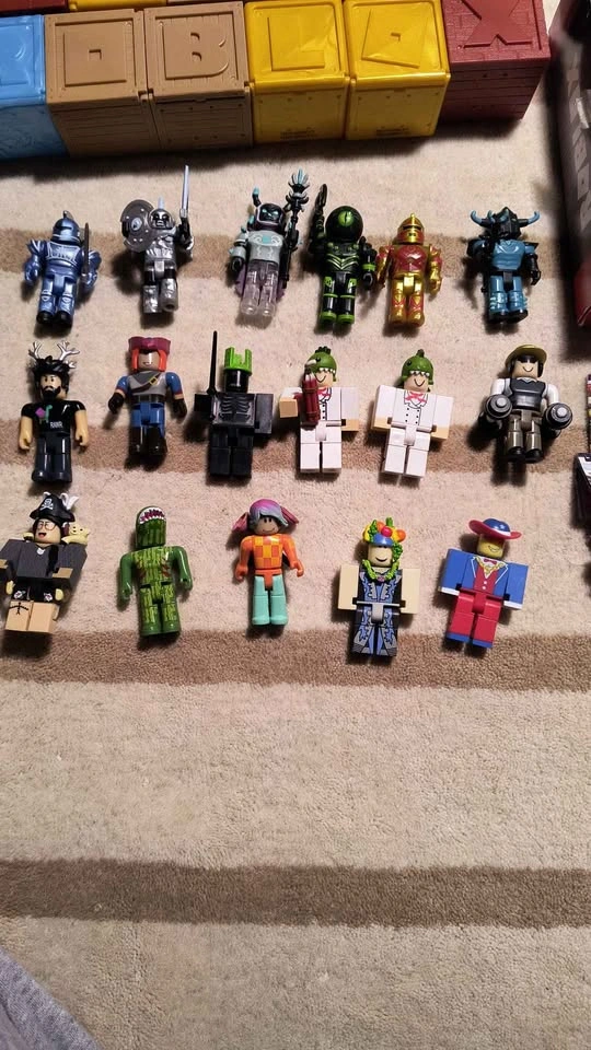 Roblox Toys action figure lot - photo 2