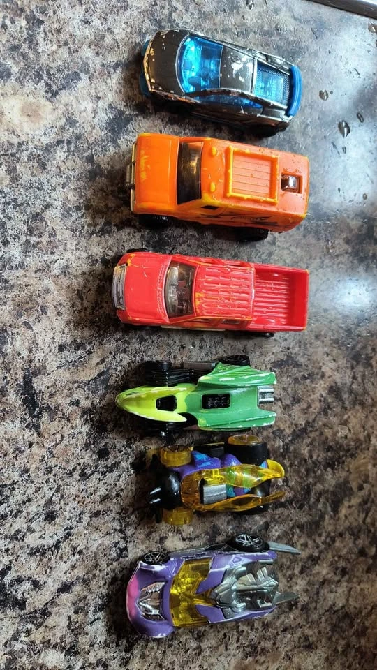 Hot Wheels Car wash and Colour changing car bundle - photo 3