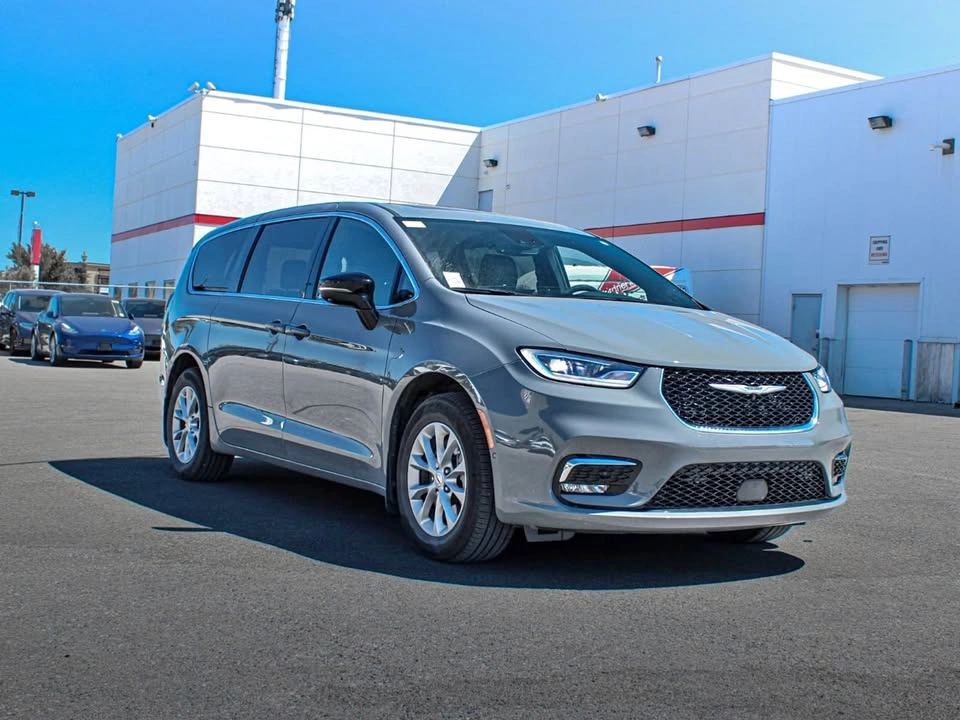 2025 Chrysler Pacifica Select 39300 KM