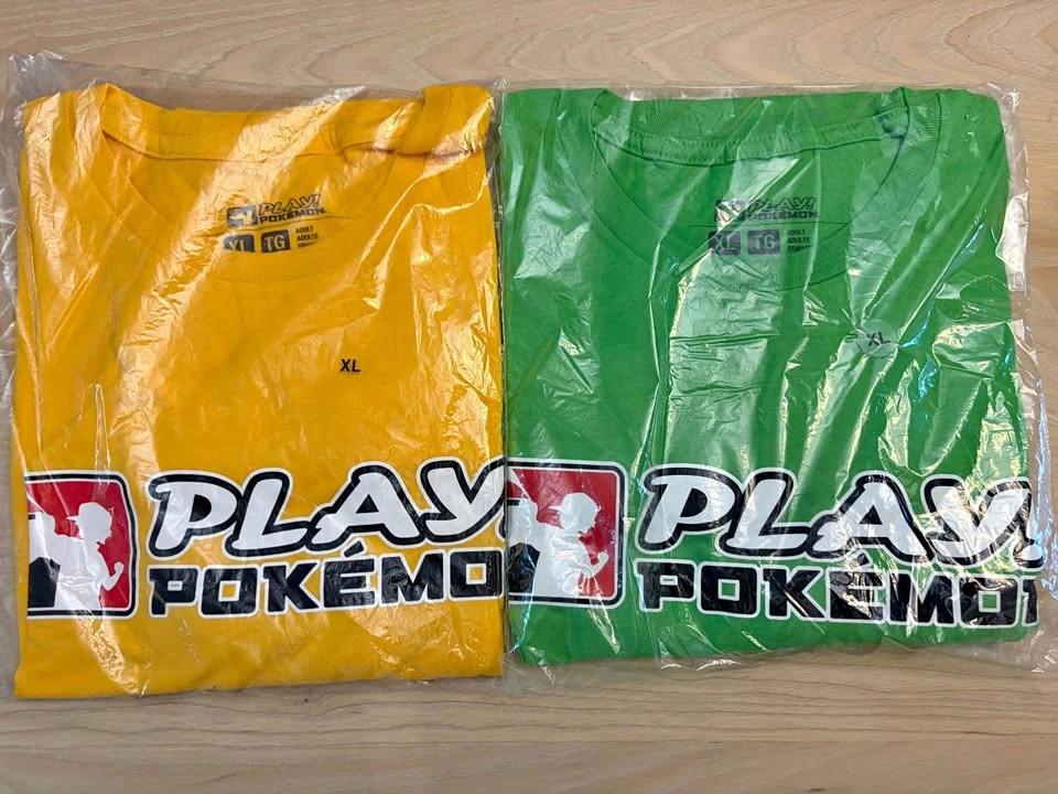 Play Pokémon Official T-shirt (XL Men’s)
