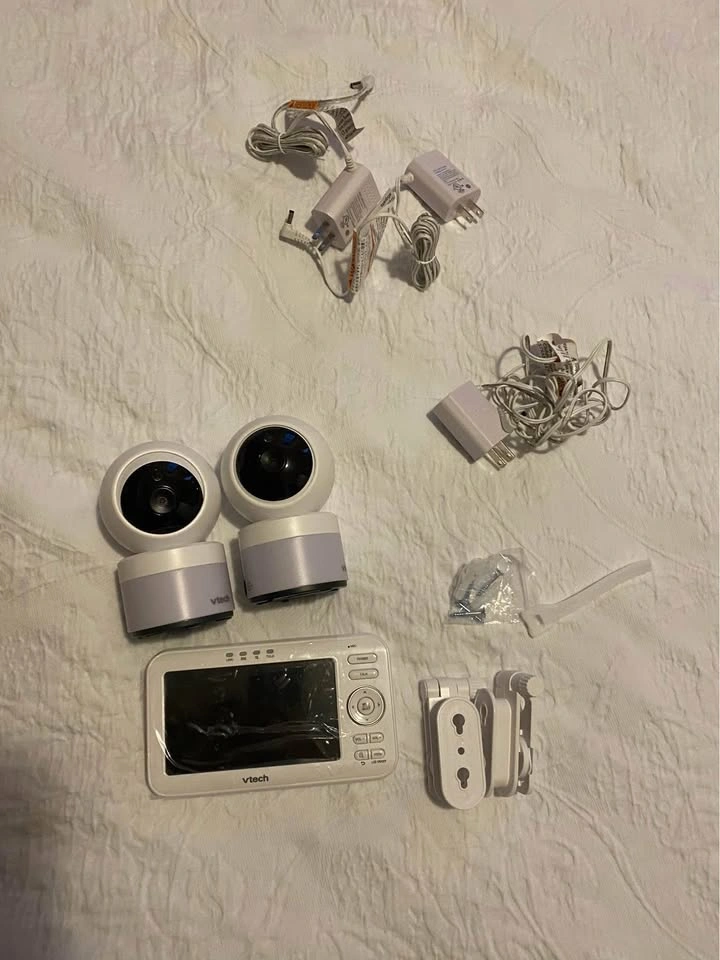 Vtech baby monitor - screen and 2 cameras - photo 2