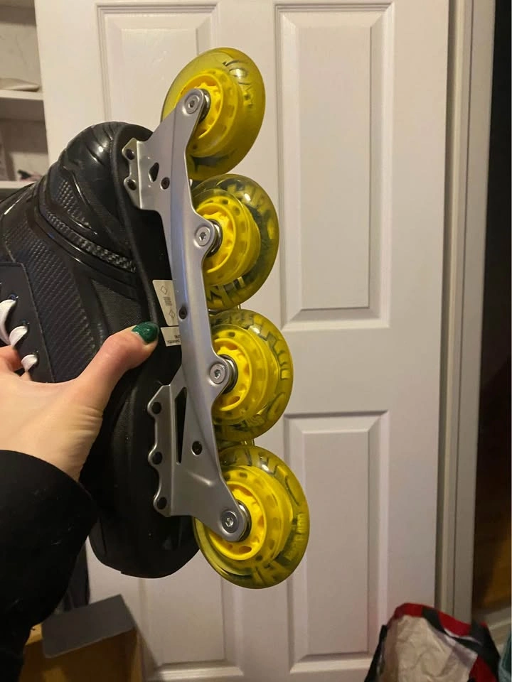 Bauer inline hockey skates - size 9 - photo 5