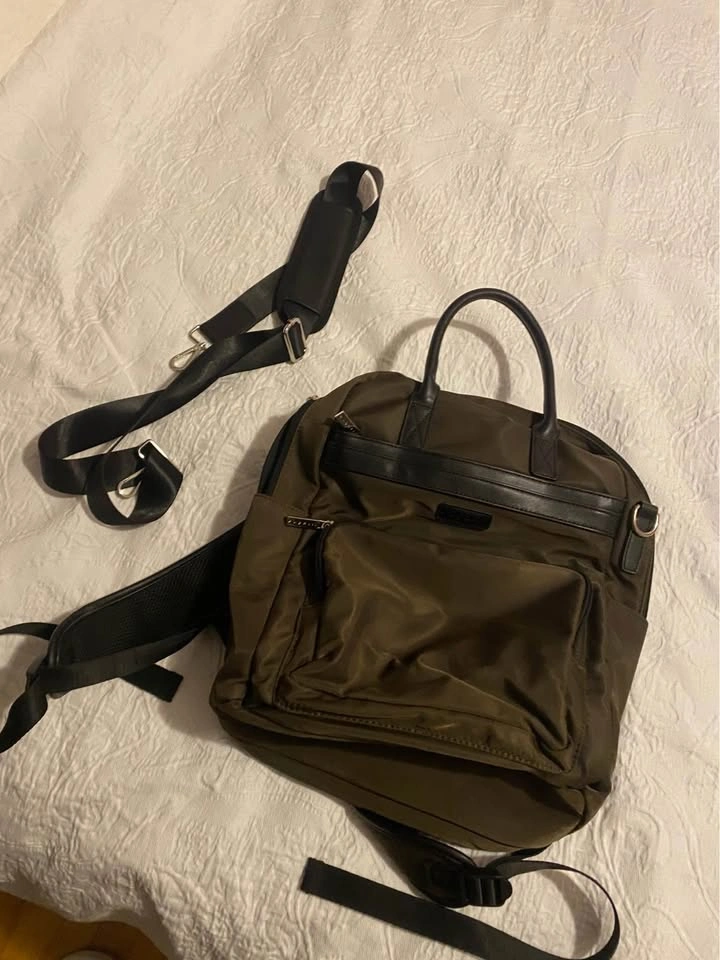 Work bag / commuter bag with laptop compartment