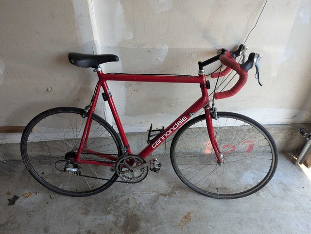 Classic Cannondale Road Bike – Men’s Medium – Good Condition