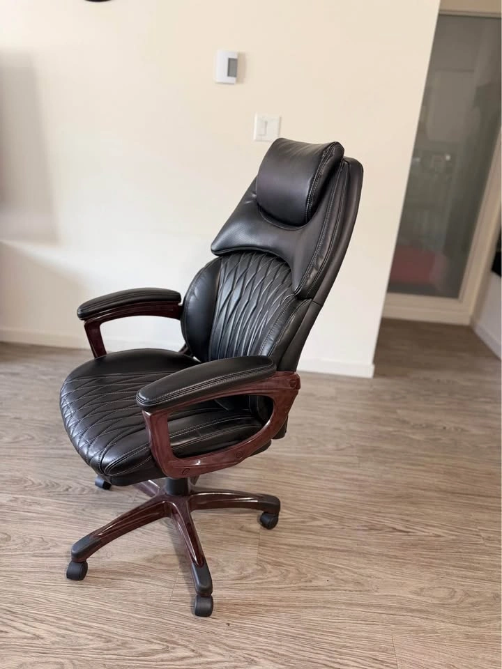 Black Office Chair - photo 3
