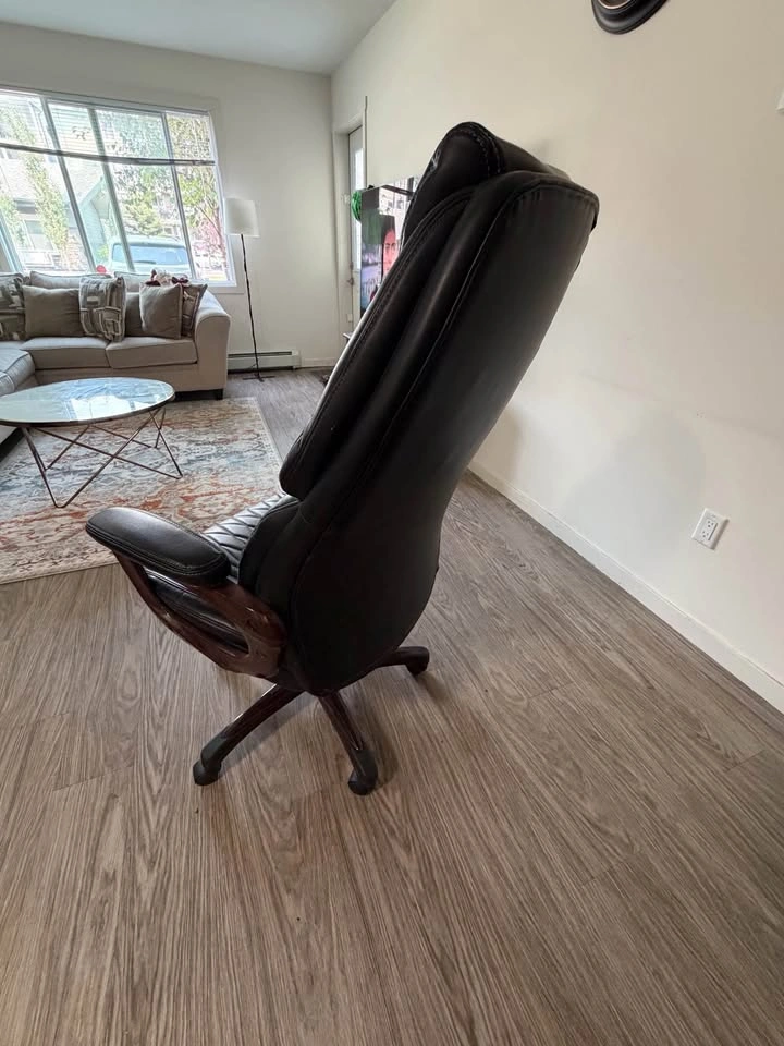 Black Office Chair - photo 4