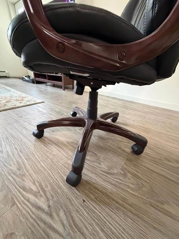 Black Office Chair - photo 5