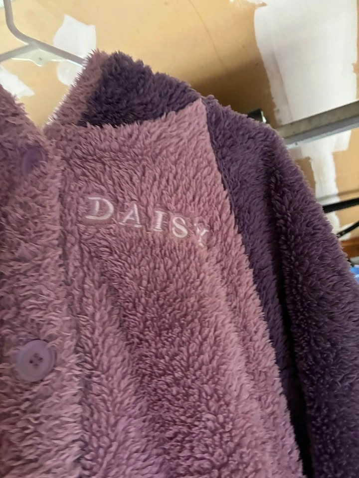 Womens Daisy Duck Bathrobe - photo 3