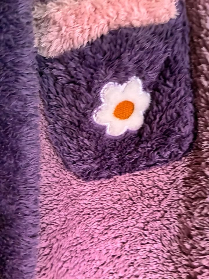 Womens Daisy Duck Bathrobe - photo 4