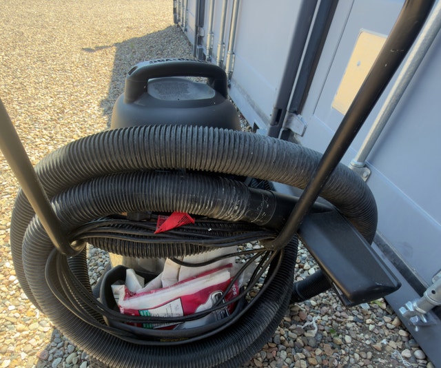 Shop Vac 10 GAL w/extra long hose - photo 2