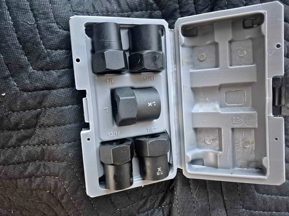 MAXIMUM Lug Nut Remover Set