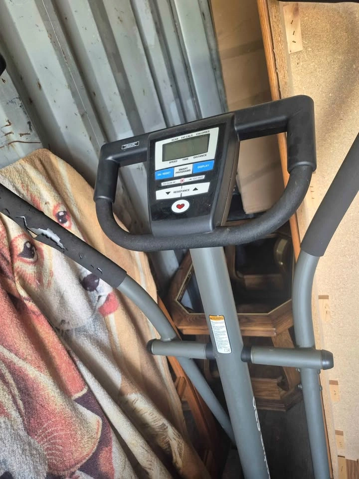 Weslo Momentum 620 Elliptical - photo 2