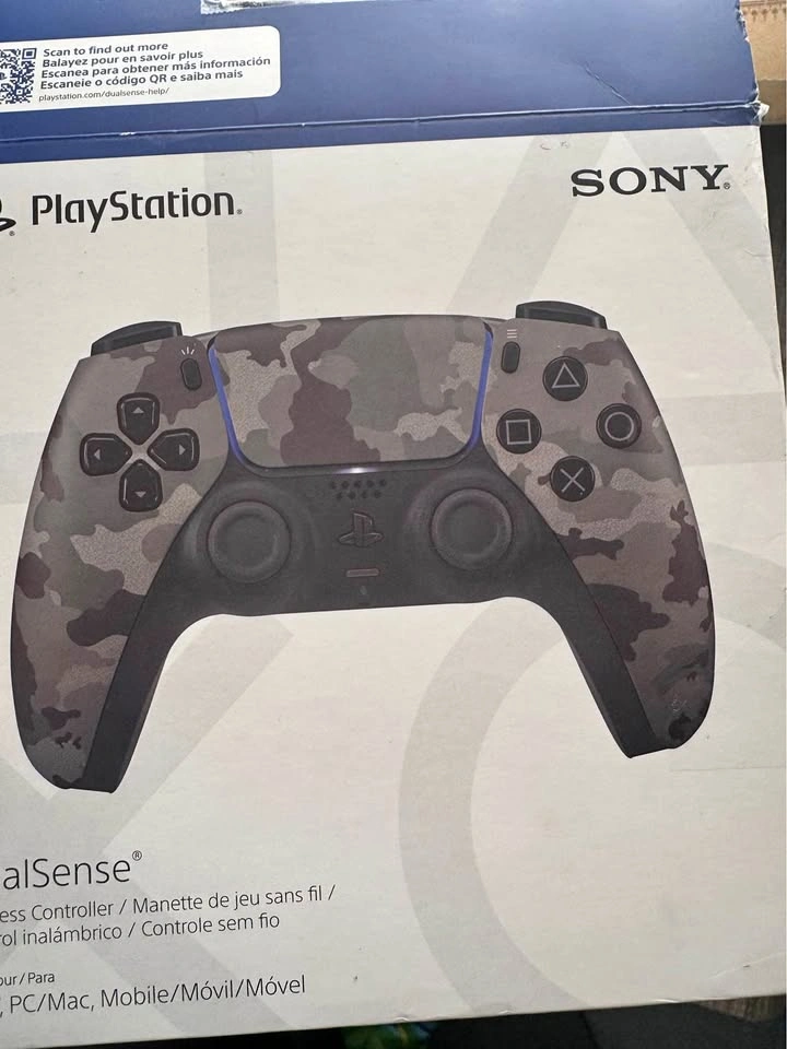 Camo PS5 controller