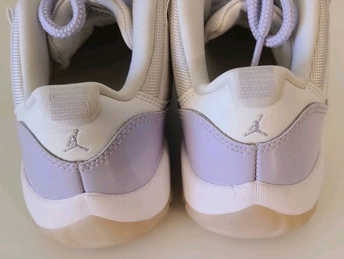 Air Jordan 11 Retro Low Pure Violet Womens SZ 6.5 - photo 4