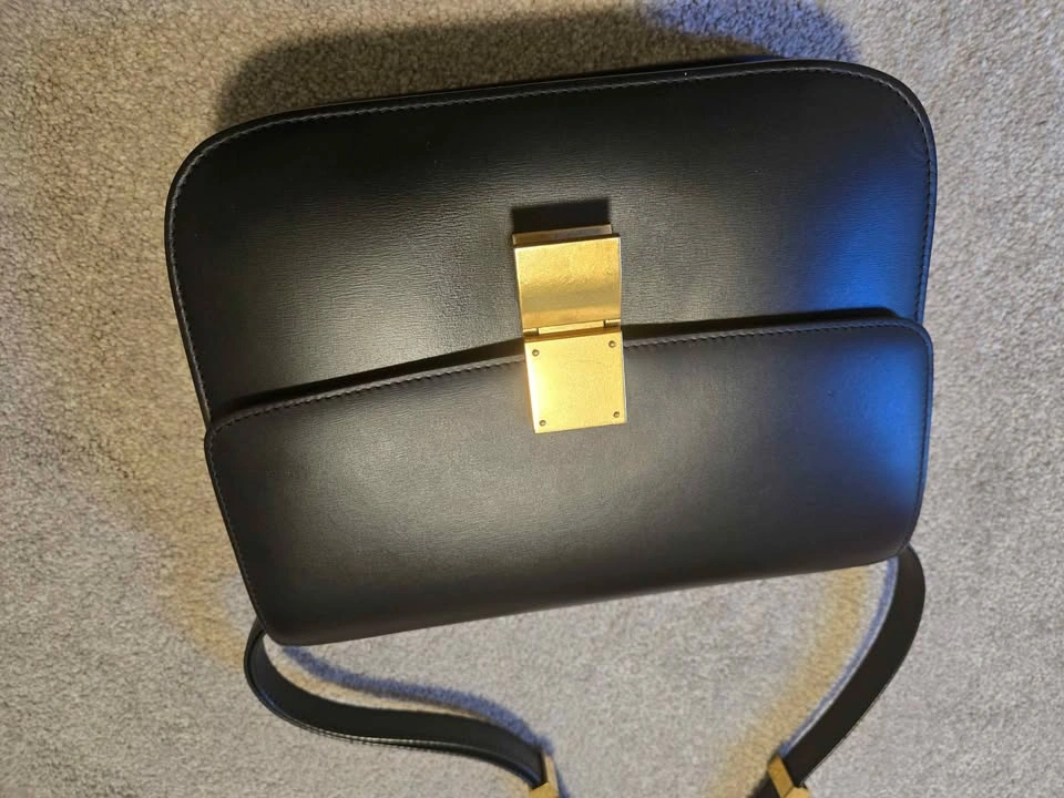 Authentic Celine classic box bag in black. Size medium - photo 4