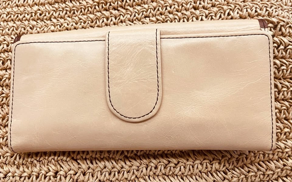 HOBO New WOT Vintage Trifold Cream w/ Chocolate Brown Trim - photo 5