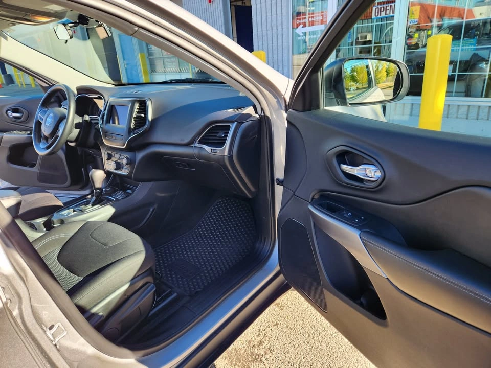 2019 Jeep Cherokee Sport - photo 3