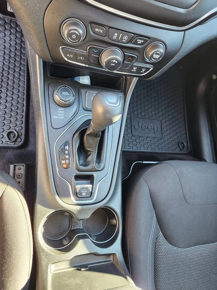 2019 Jeep Cherokee Sport - photo 5