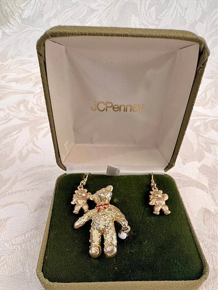 Vintage JCPenney Gold Tone Textured Teddy Bear Jewelry Set