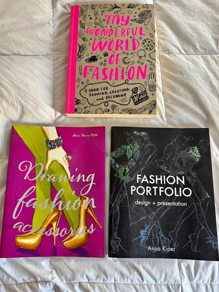 Fashion Design / Artist Books Lot F