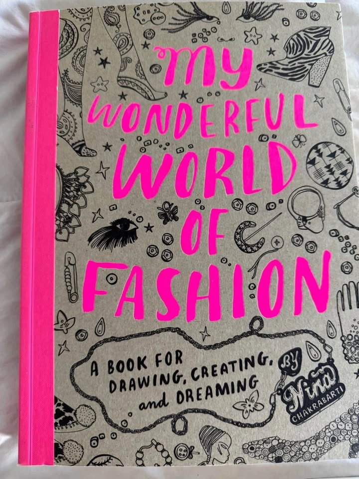 Fashion Design / Artist Books Lot F - photo 4