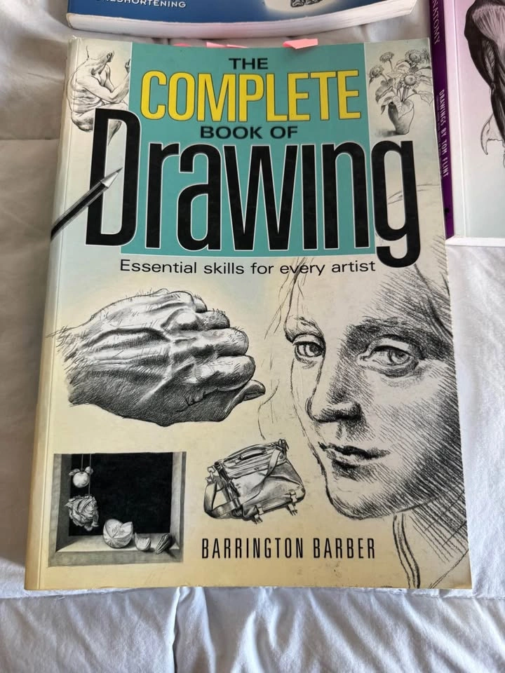 Fashion Design / Artist Books Lot D - photo 2