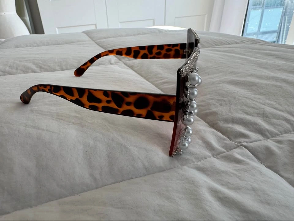 4 Pairs of Brand New Sunglasses - photo 5