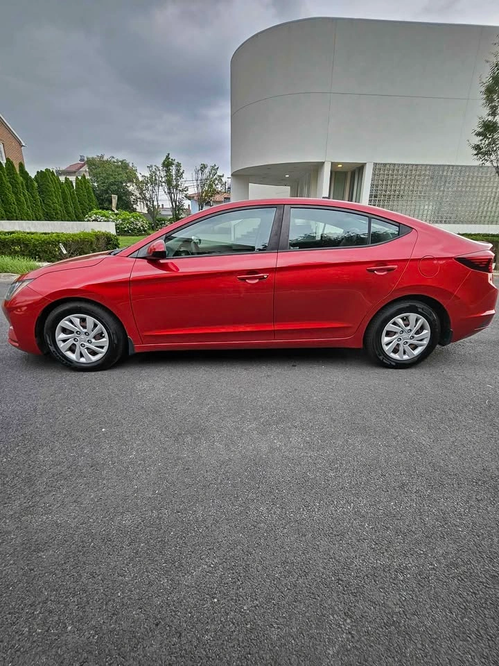 2019 Hyundai Elantra SE Sedan 4D - photo 2