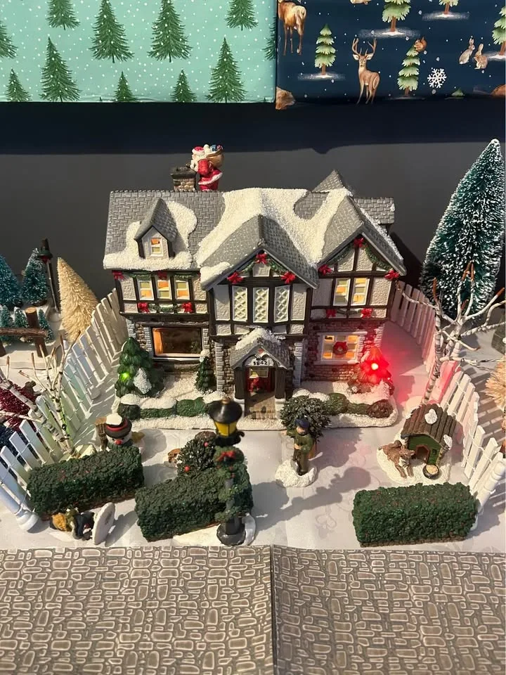 St. Nicholas Square Christmas Village Collection – Complete Set - photo 4